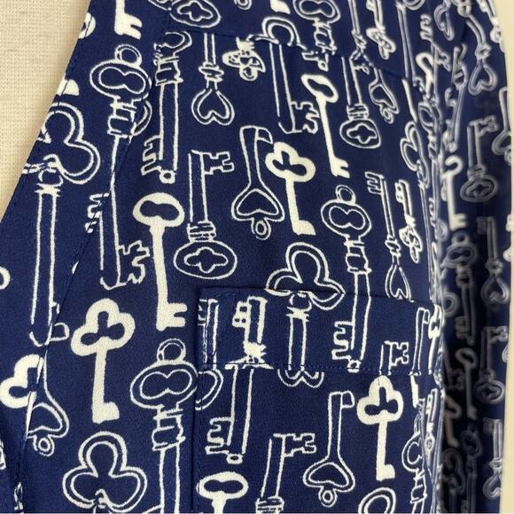Express Blue White key Print Button Front Portofino Top Medium - Picture 4 of 8